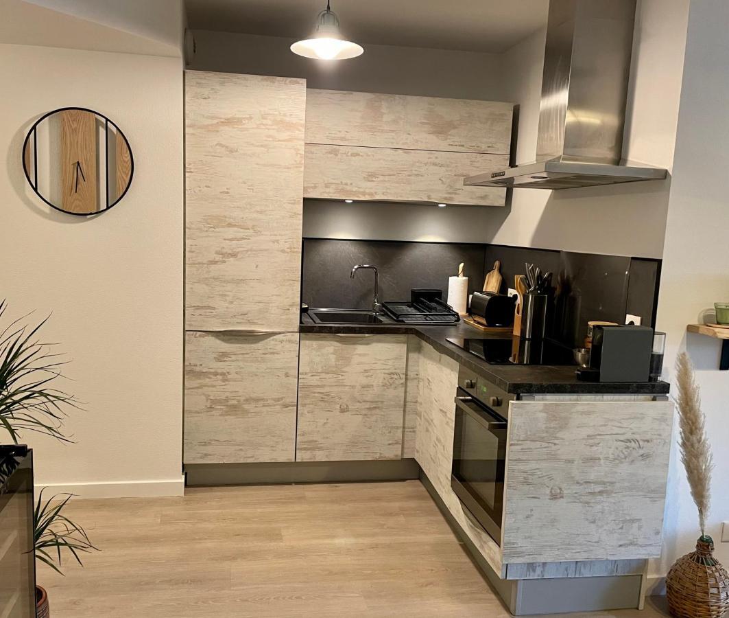 Apartment T2 Proche De La Et Au Calme *